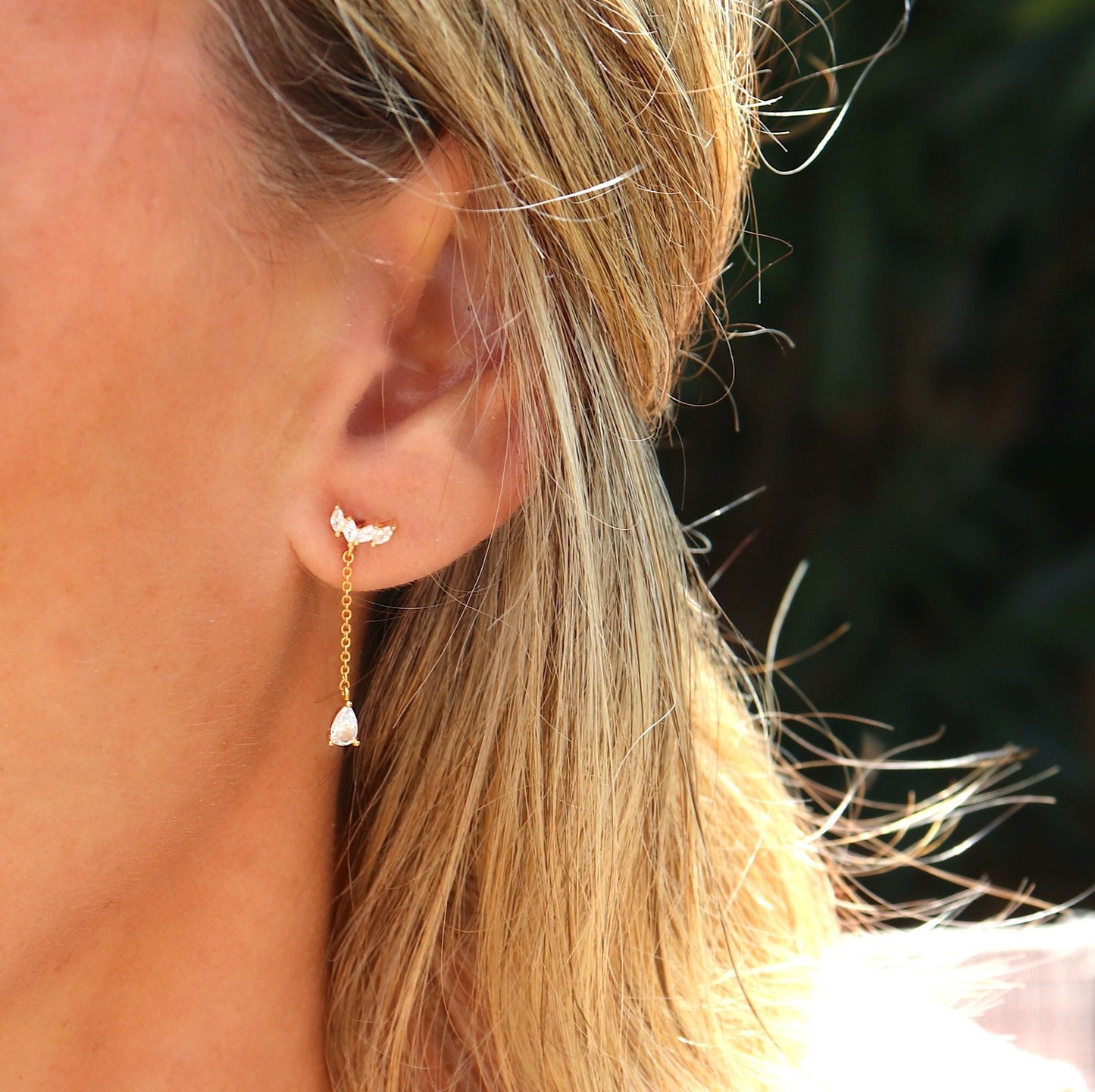 Puces oreilles chaine et zircons pour femme argent ou doré