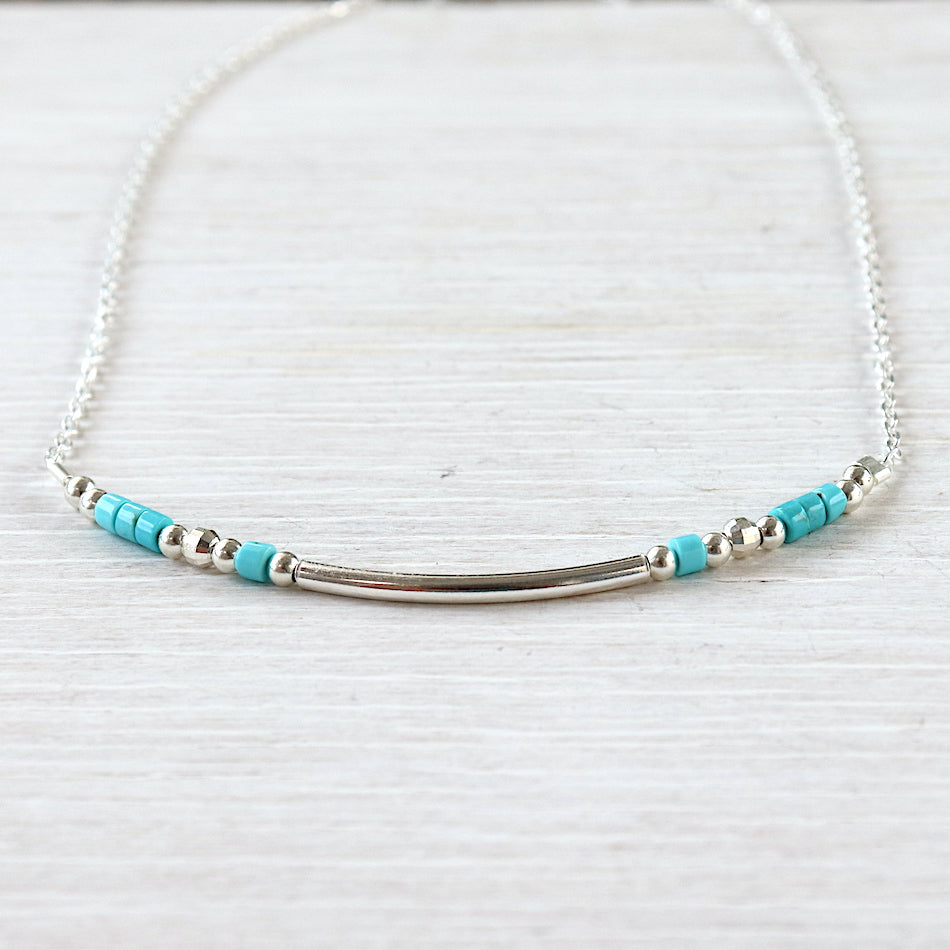 Collier jonc et pierres howlite turquoise sur chaine en argent massif